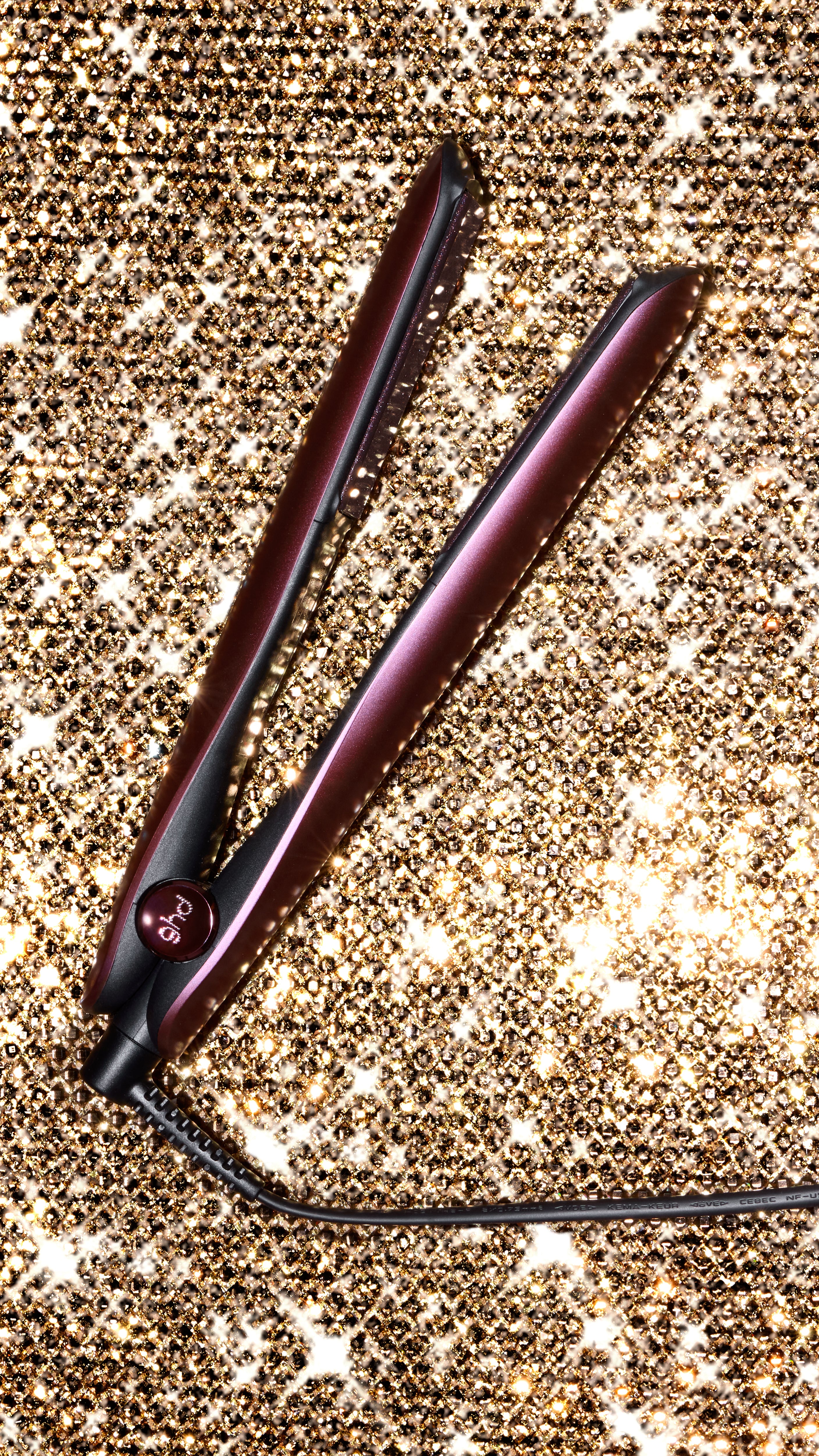 Coffret Lisseur GHD Gold – Collection Noël Cherry Chic ✨